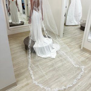 BRAND NEW/Unworn Long Floral/Beaded Bridal Veil - Handmade